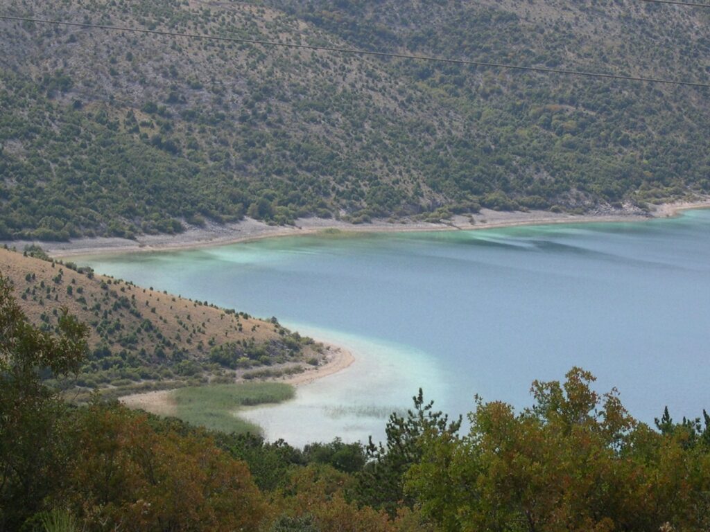 Il lago di Vrana (Aurana) al centro dell'isola di Cres