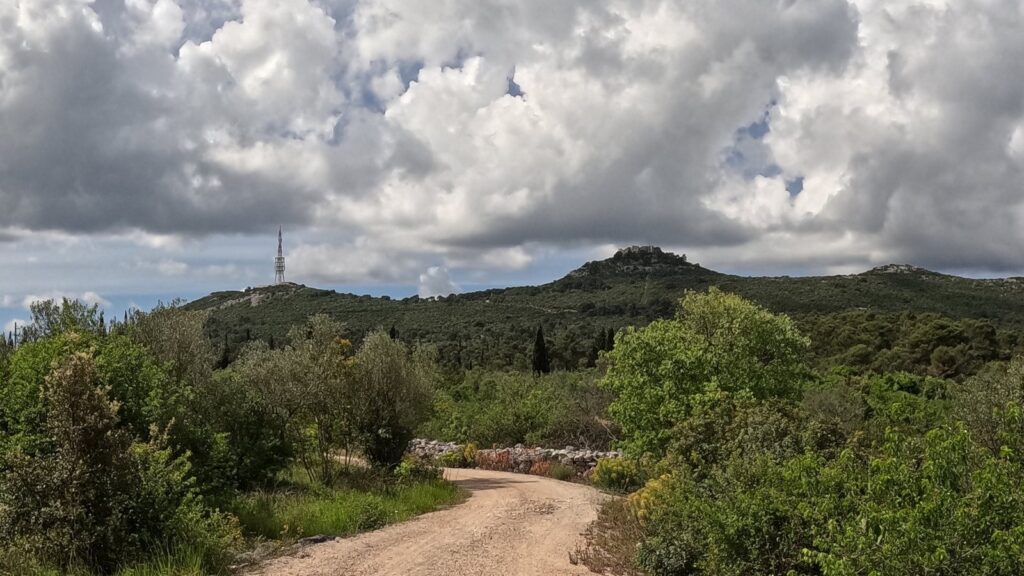 La fortezza di San Michele sul monte sopra Preko, sull'isola di Ugljan