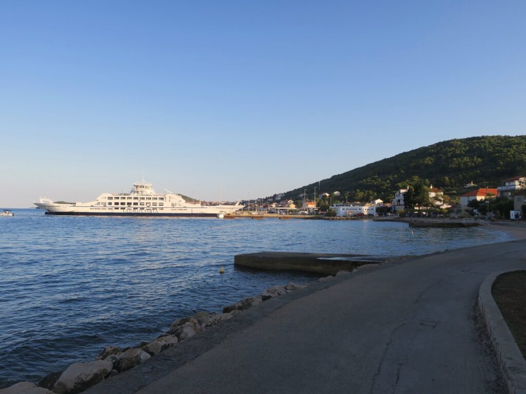 Il porto dei traghetti di Preko, sull'isola di Ugljan