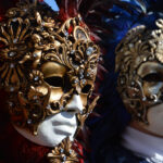 Maschere dorate del Carnevale di Venezia