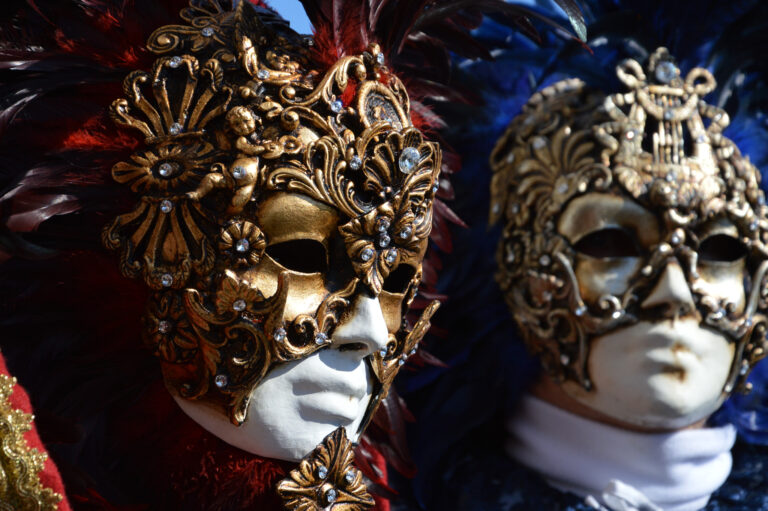 Maschere dorate del Carnevale di Venezia