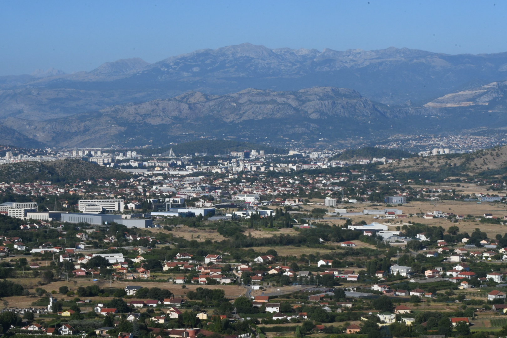Panorama di Podgorica, la capitale del Montenegro.